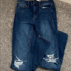 Junior’s Blue Distressed Jeans